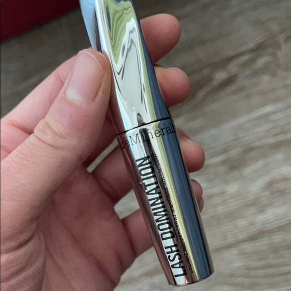 Mascara - Picture 4 of 5